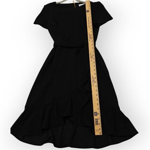 NWOT Calvin Klein Black Sheath Dress with Crew Neck and Short Sleeves Sz 8 - Picture 5 of 9